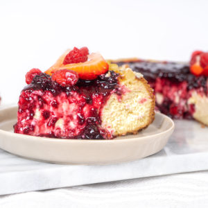 Cheesecake con mermelada de frutos rojos
